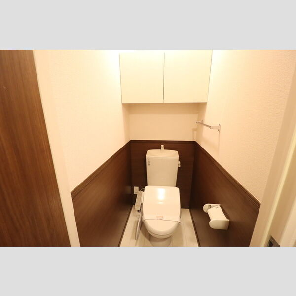 トイレ (温水洗浄暖房便座)