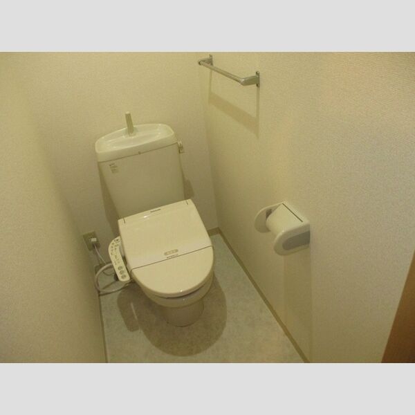 トイレ (トイレ)