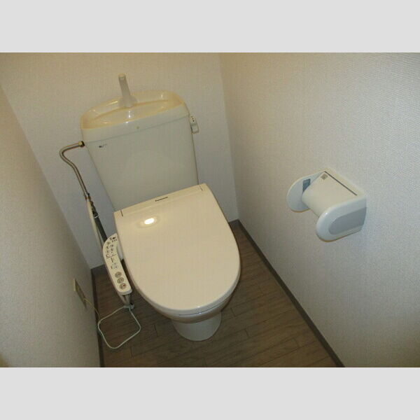 トイレ (トイレ)