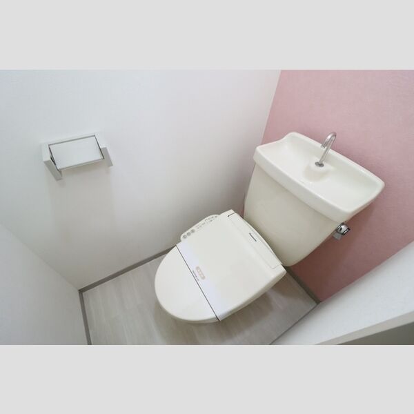 トイレ (温水洗浄暖房便座)