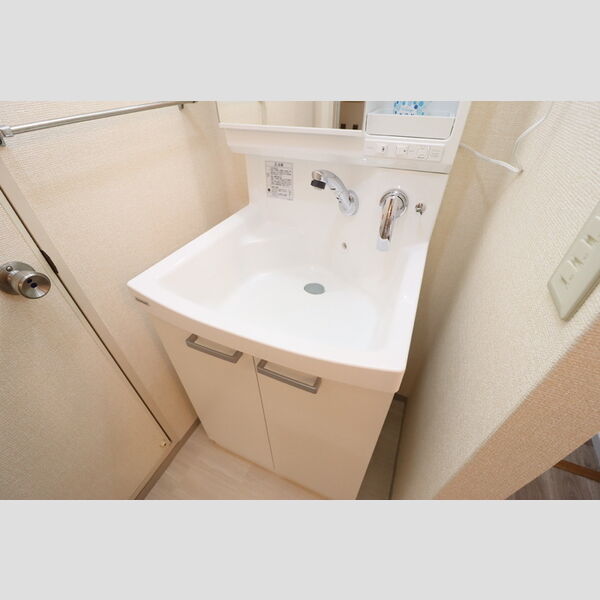 洗面所 (洗髪洗面化粧台)