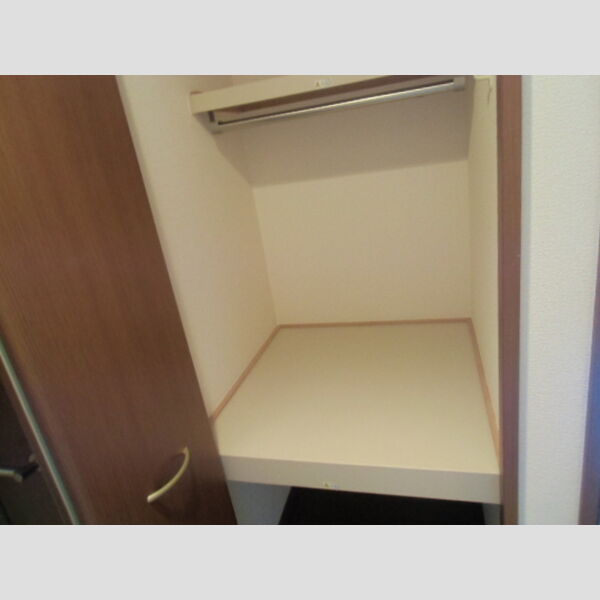 収納 (調101(物入))