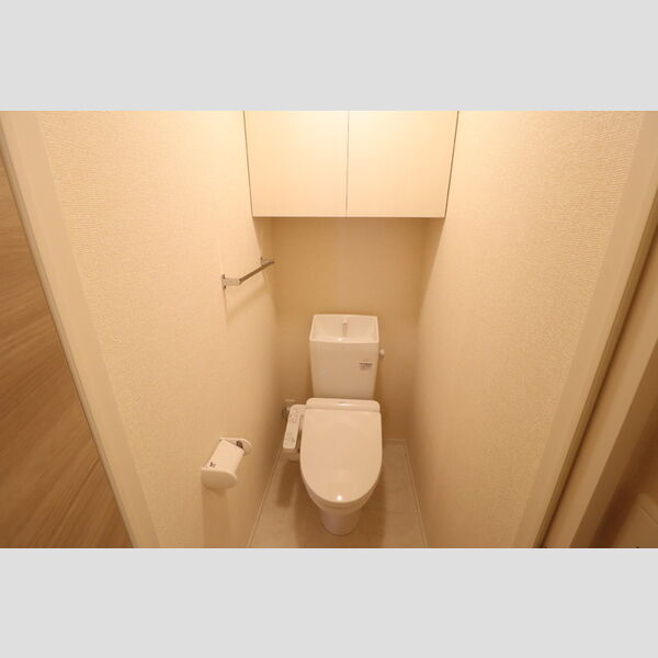 トイレ (温水洗浄暖房便座)