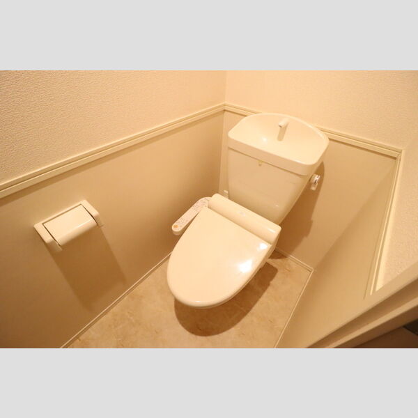 トイレ (温水洗浄暖房便座)