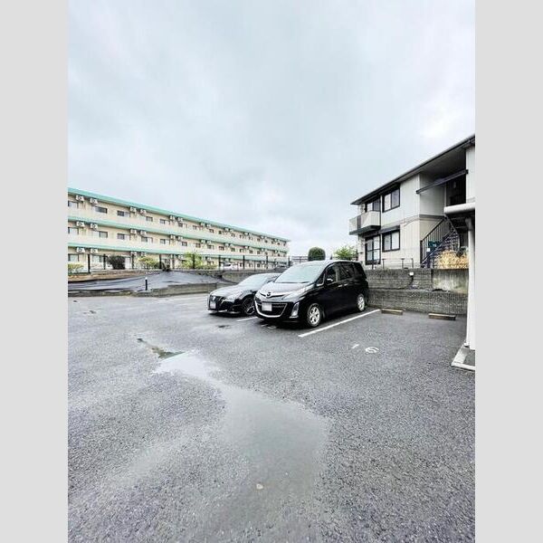 その他 (駐車場)