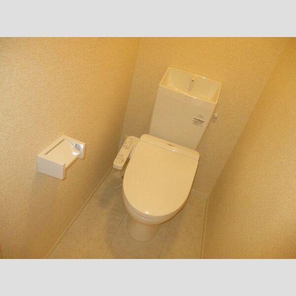 トイレ (トイレ)