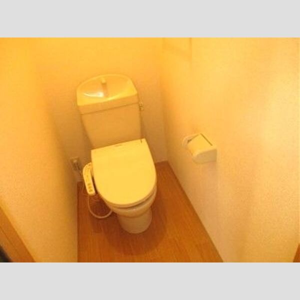 トイレ (トイレ)