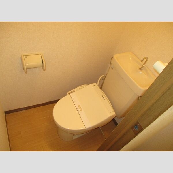 トイレ (トイレ)