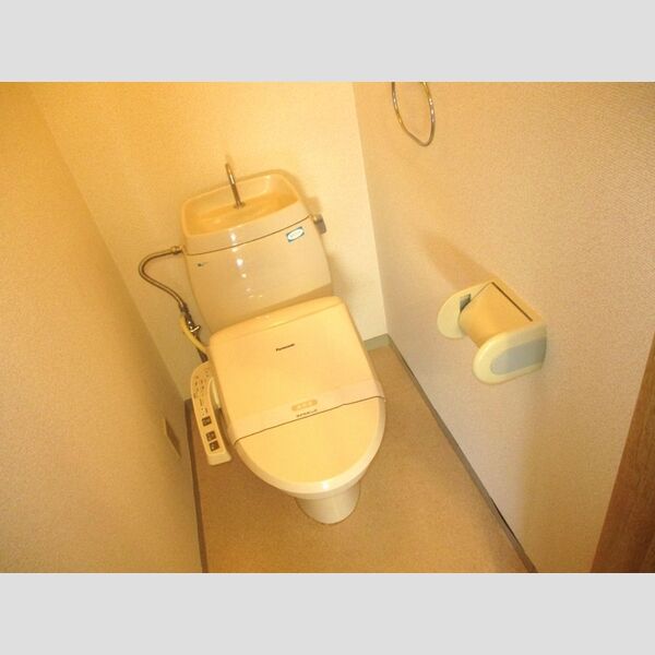 トイレ (トイレ)