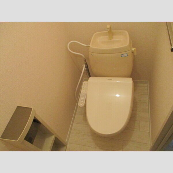 トイレ (温水洗浄暖房便座)