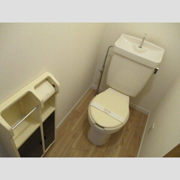 トイレ (トイレ)