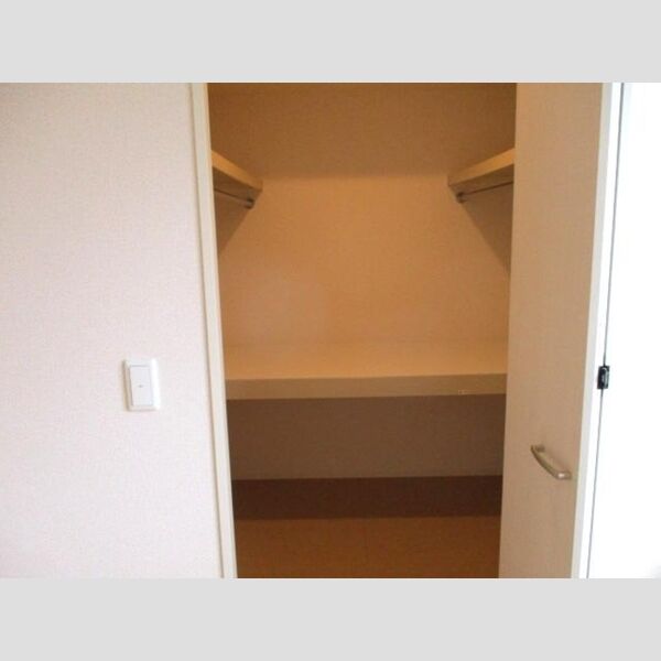 収納 (ウォークインクローゼット)