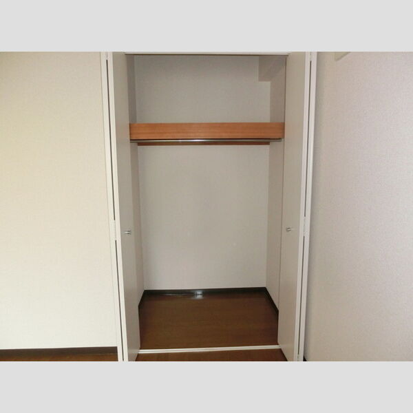 収納 (洋室1収納)