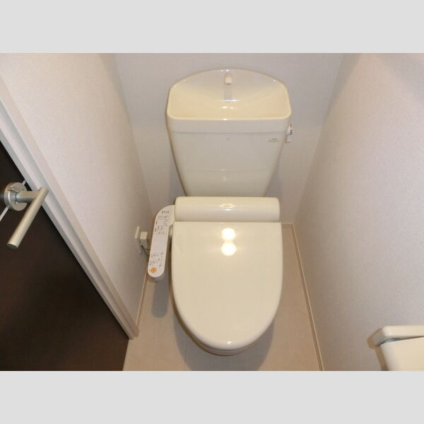 トイレ (温水洗浄暖房便座)