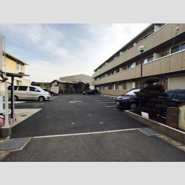 駐車場 (駐車場)