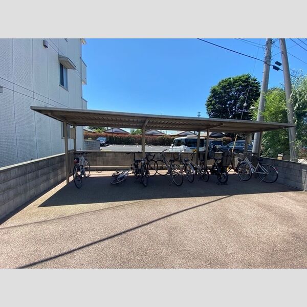 現地周辺 (駐輪場)