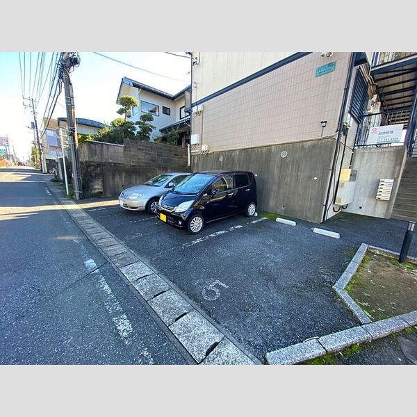 駐車場 (駐車場)