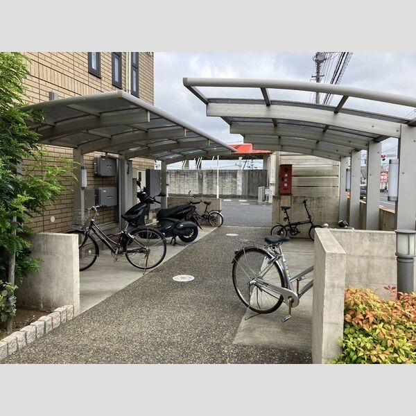 駐車場 (駐輪場)