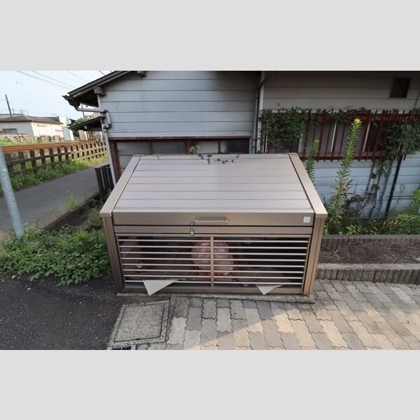 現地周辺 (ゴミ置き場)
