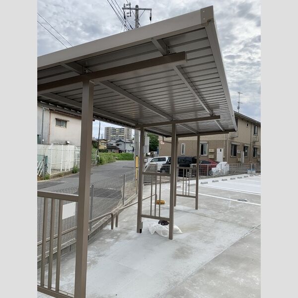 現地周辺 (駐輪場)