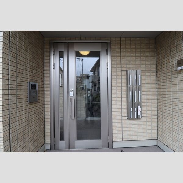 エントランス (エントランス)
