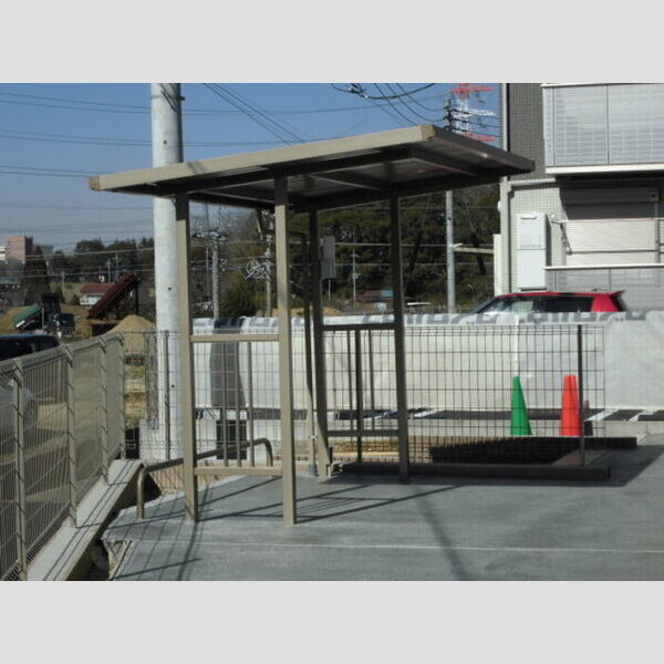 現地周辺 (駐輪場)