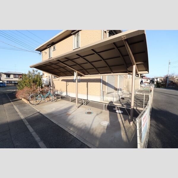 現地周辺 (駐輪場)