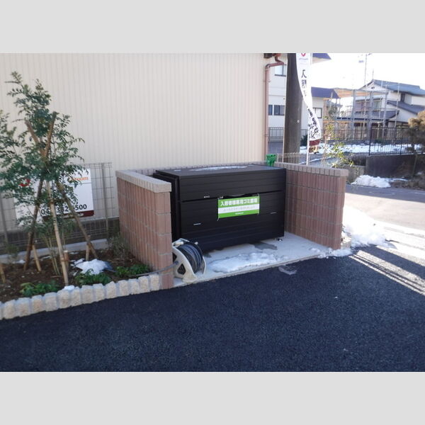 現地周辺 (ゴミステーション)