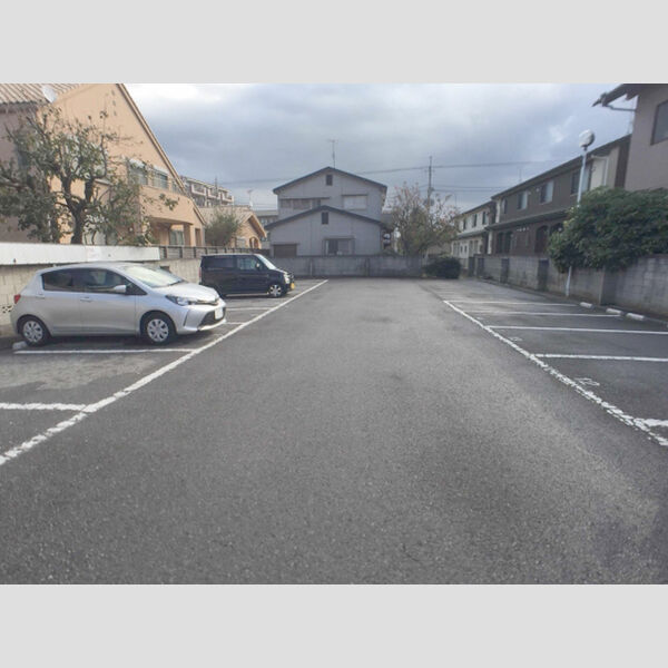 駐車場 (駐車場)