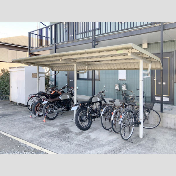 現地周辺 (駐輪場)