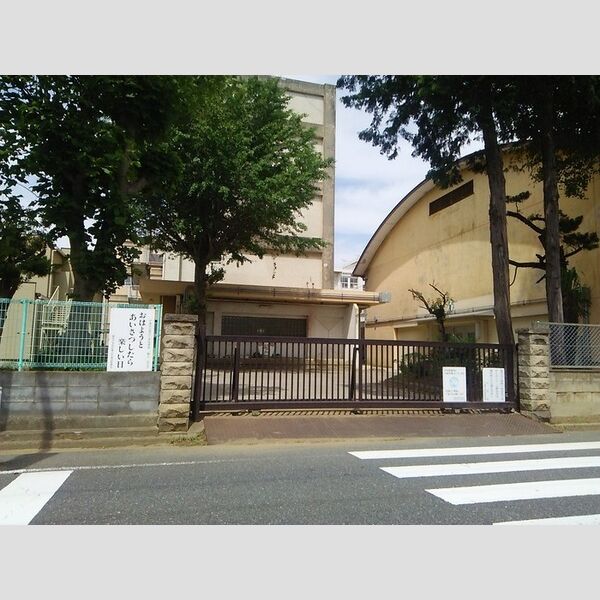 現地周辺 (千葉市立稲丘小学校642m)