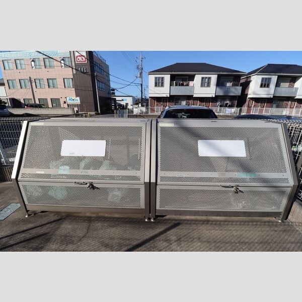 現地周辺 (ゴミストッカー)