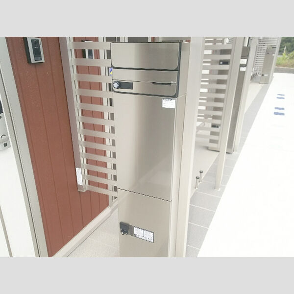 エントランス (ICロック・ポスト・宅配ボックス)