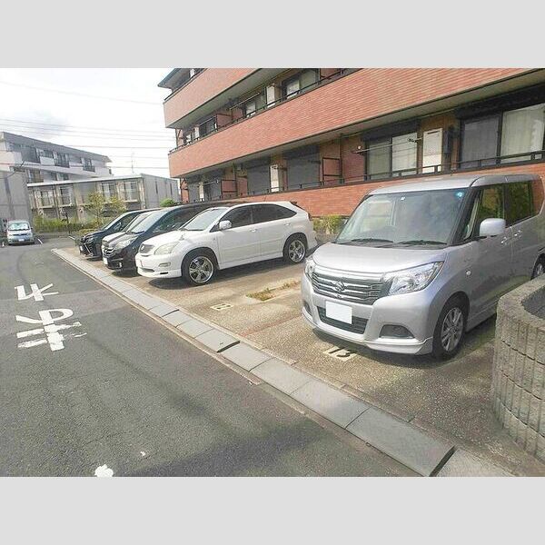 駐車場 (駐車場)