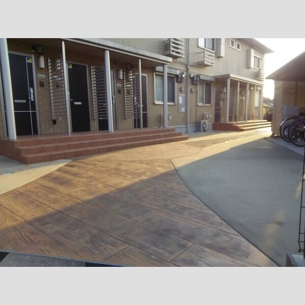 エントランス (玄関前)