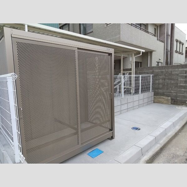 現地周辺 (ゴミステーション)