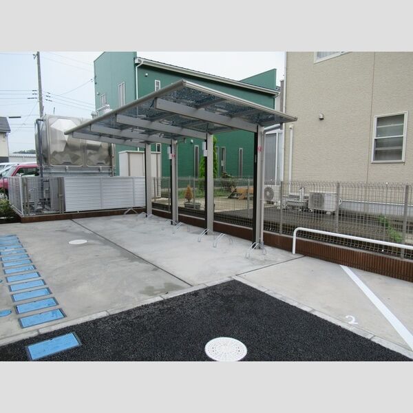 現地周辺 (駐輪場)