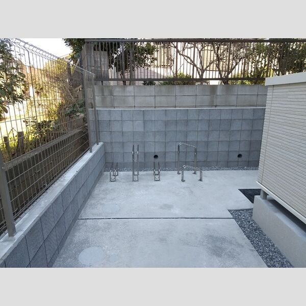 現地周辺 (駐輪場)