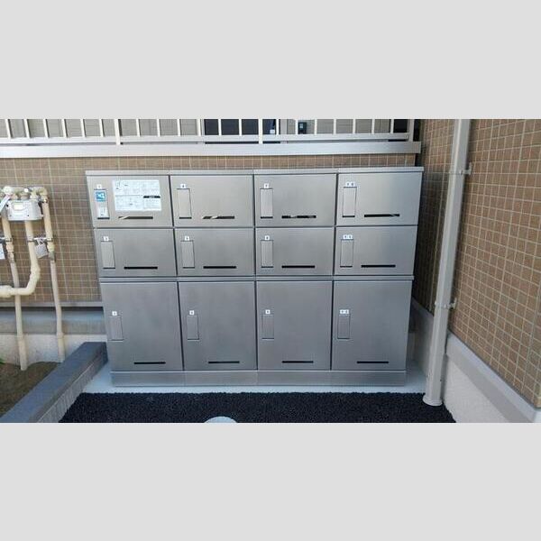 エントランス (宅配ボックス)