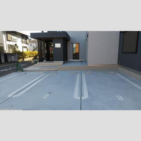 駐車場 (駐車場)