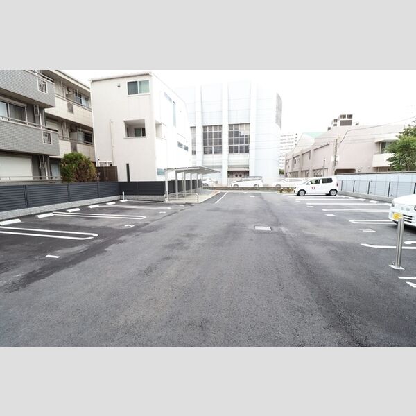 駐車場 (駐車場)