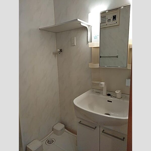 洗面所 (洗髪洗面化粧台)