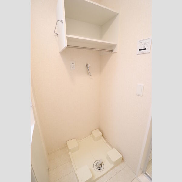 その他 (室内洗濯機置き場)