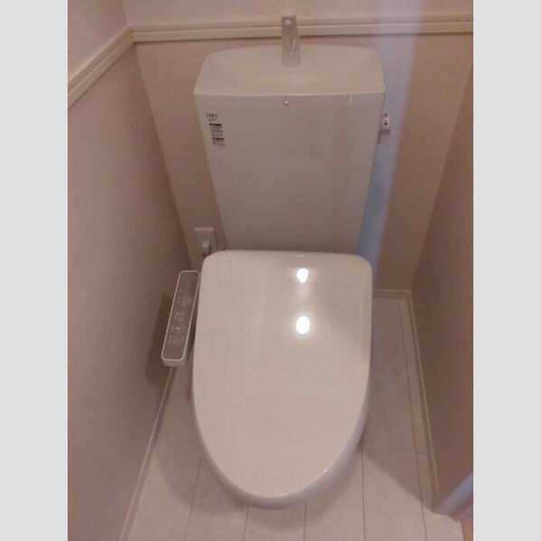 トイレ (温水洗浄便座)