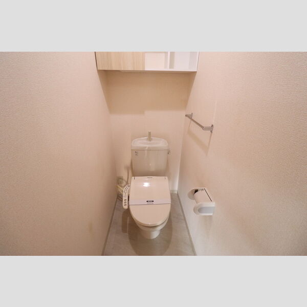 トイレ (温水洗浄暖房便座)