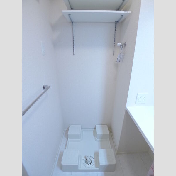 その他 (洗濯機置場)