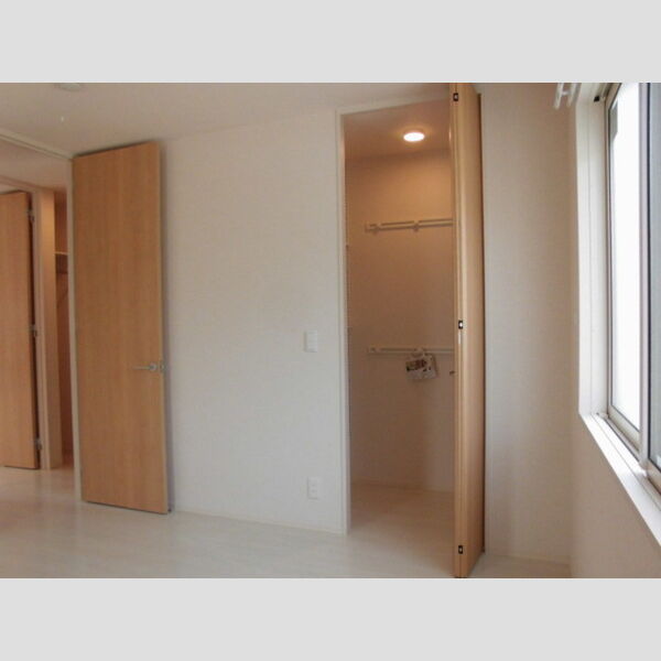 その他 (北側洋室)