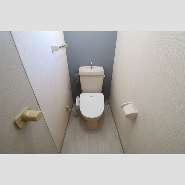 トイレ (温水洗浄暖房便座)