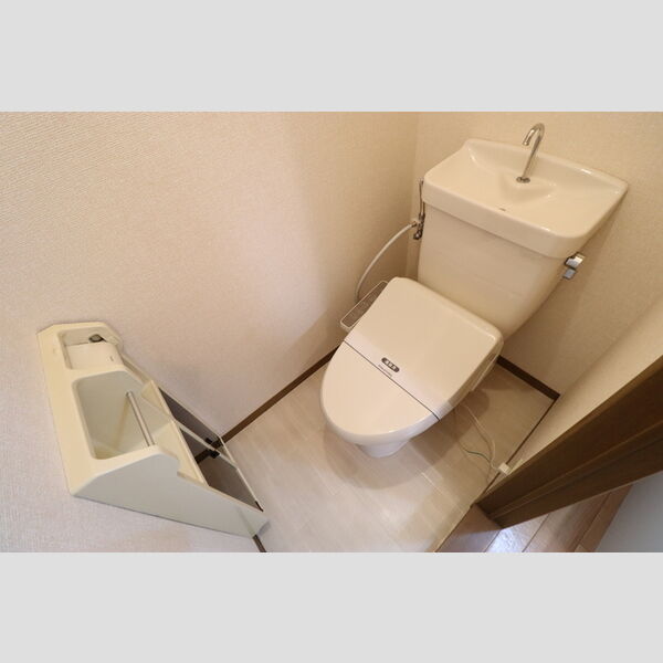 トイレ (温水洗浄暖房便座)