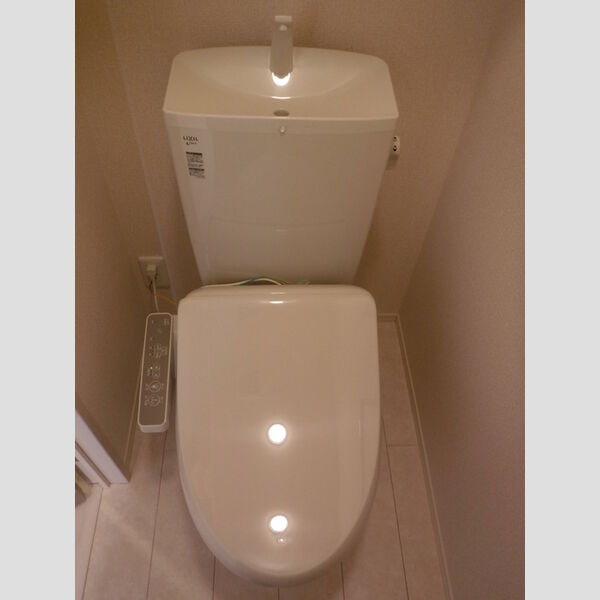 トイレ (温水洗浄暖房便座)